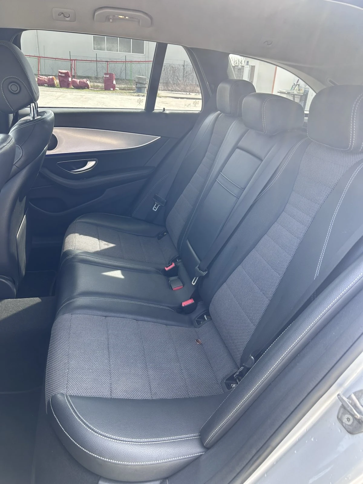 Mercedes-Benz E 200, снимка 10 - Автомобили и джипове - 56346070