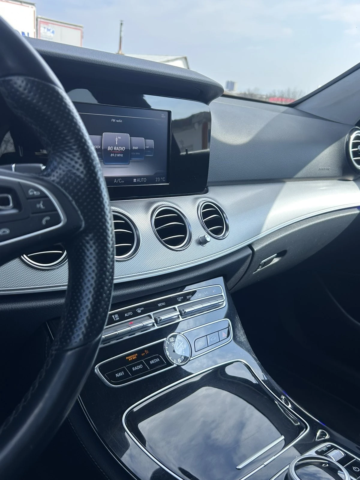 Mercedes-Benz E 200, снимка 8 - Автомобили и джипове - 56346070