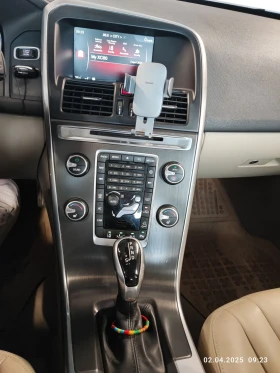 Volvo XC60 D5 AWD, снимка 9