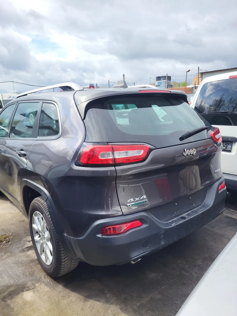 Jeep Cherokee, снимка 2 - Автомобили и джипове - 48502063