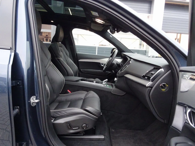 Volvo Xc90 T8* AWD* RECHARGE* ULTIMATE* PANO* B&W* 360CAM* , снимка 15 - Автомобили и джипове - 50189911