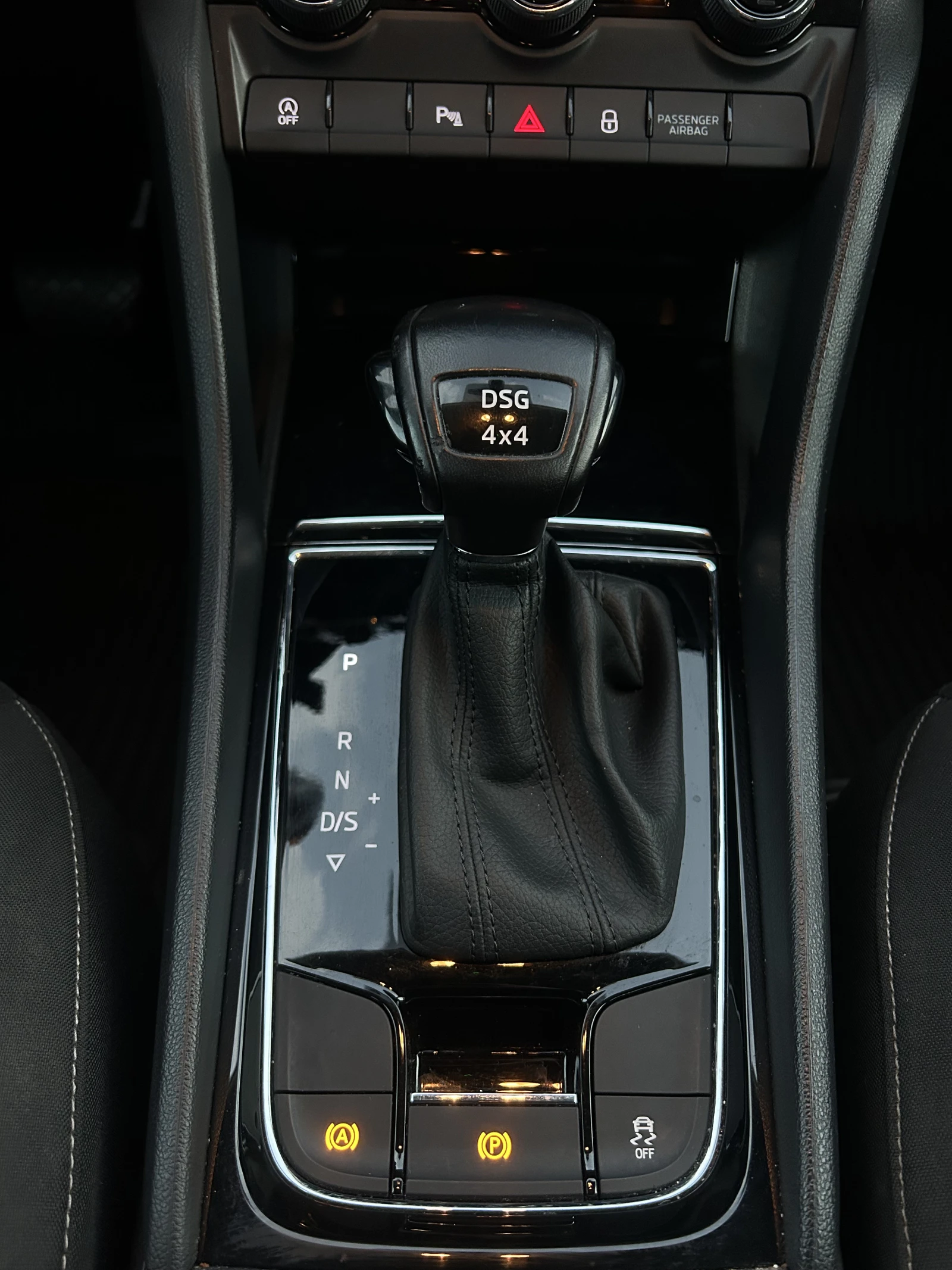 Skoda Karoq 2.0 TDI 4x4 DSG | 119 000  |  | Mobile.bg   15