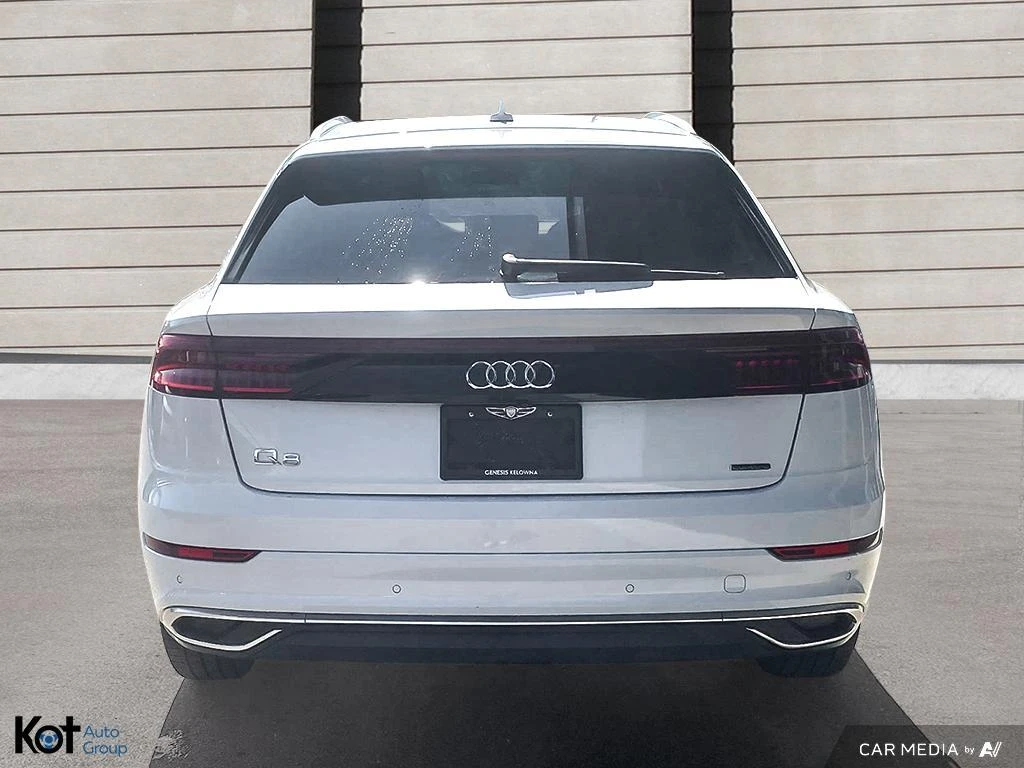 Audi Q8 TECHLINK 55TFSI DISTRONIC/DIGITAL/ОБДУХВАНЕ/360 - изображение 4