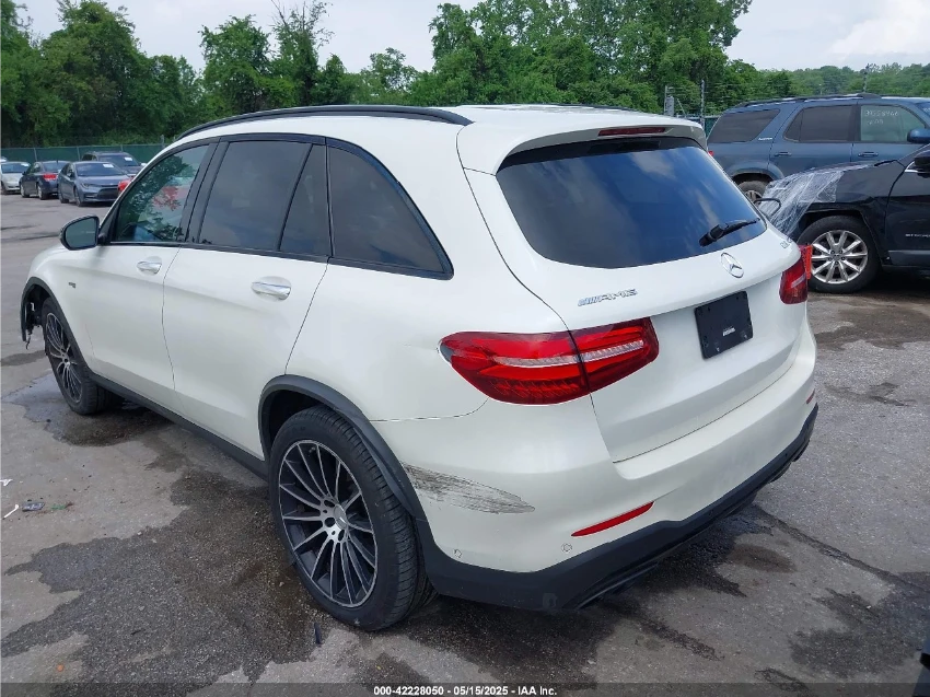 Mercedes-Benz GLC 43 AMG AMG/4Matic/Подгрев/360 - изображение 5