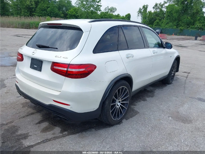 Mercedes-Benz GLC 43 AMG AMG/4Matic/Подгрев/360 - изображение 6