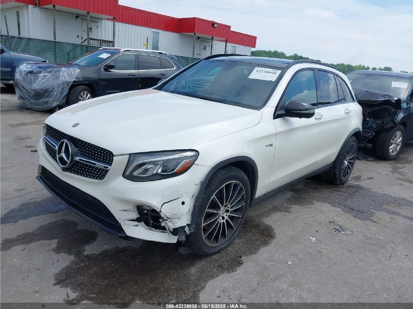 Mercedes-Benz GLC 43 AMG AMG/4Matic/Подгрев/360 - изображение 2