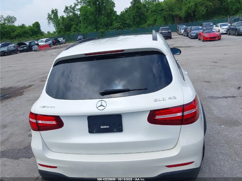 Mercedes-Benz GLC 43 AMG AMG/4Matic/Подгрев/360 - изображение 7