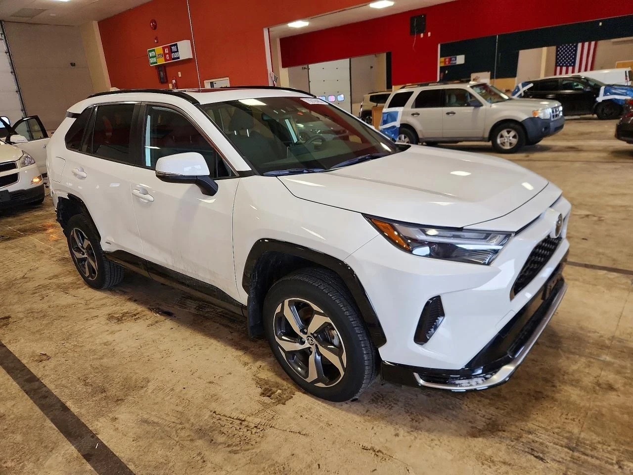 Toyota Rav4 PLUG-IN HYBRID | ЦЕНА ДО БЪЛГАРИЯ | , снимка 3 - Автомобили и джипове - 54015109