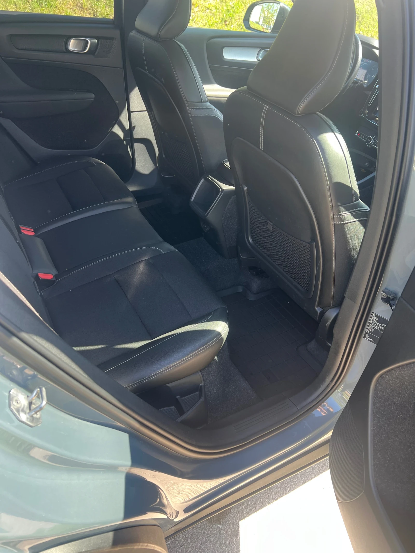 Volvo XC40 2.0 D-150 кс. 4х4 АВТОМАТ , снимка 15 - Автомобили и джипове - 54335772