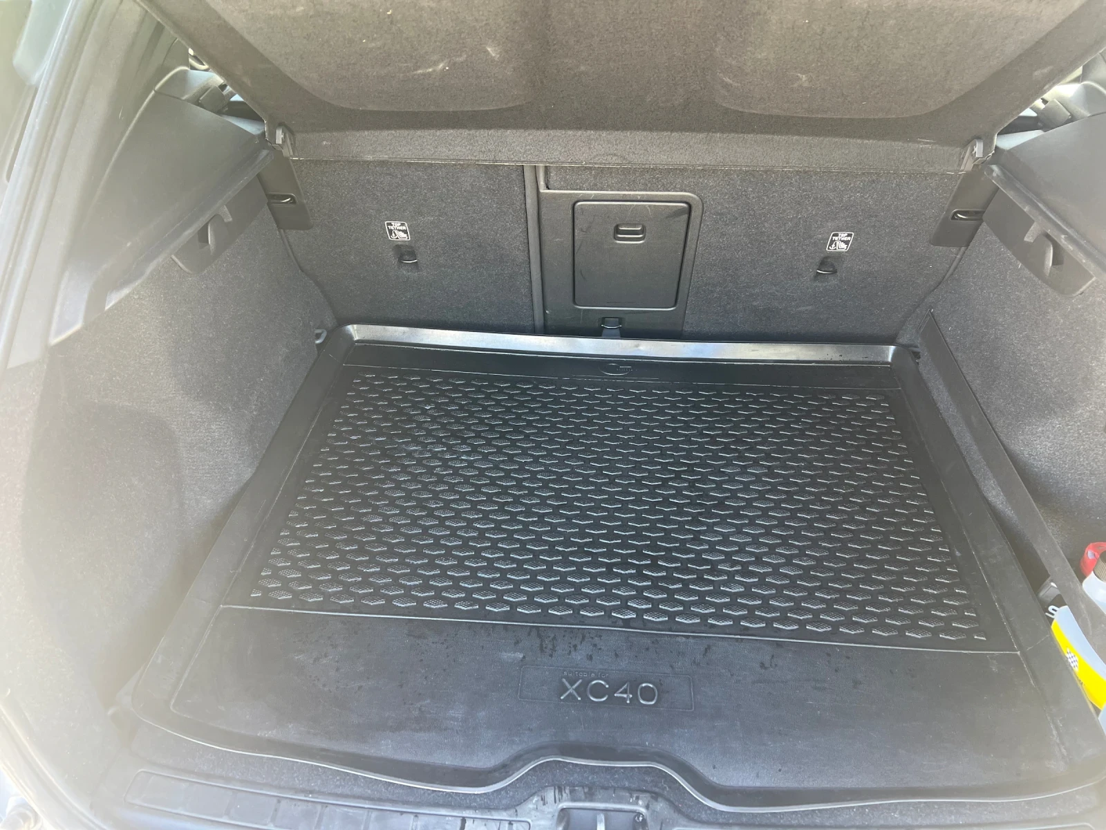 Volvo XC40 2.0 D-150 кс. 4х4 АВТОМАТ , снимка 16 - Автомобили и джипове - 54335772