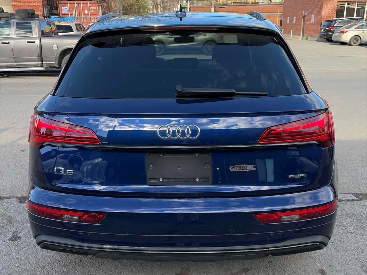 Audi Q5 | Komfort | DISTRONIC | ПОДГРЕВ | ДВА КЛЮЧА | , снимка 4 - Автомобили и джипове - 54529153
