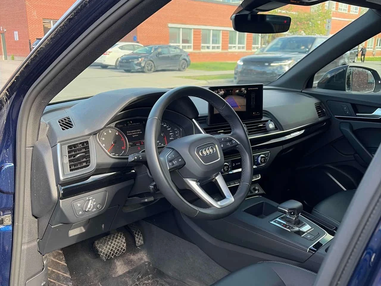 Audi Q5 | Komfort | DISTRONIC | ПОДГРЕВ | ДВА КЛЮЧА | , снимка 5 - Автомобили и джипове - 54529153