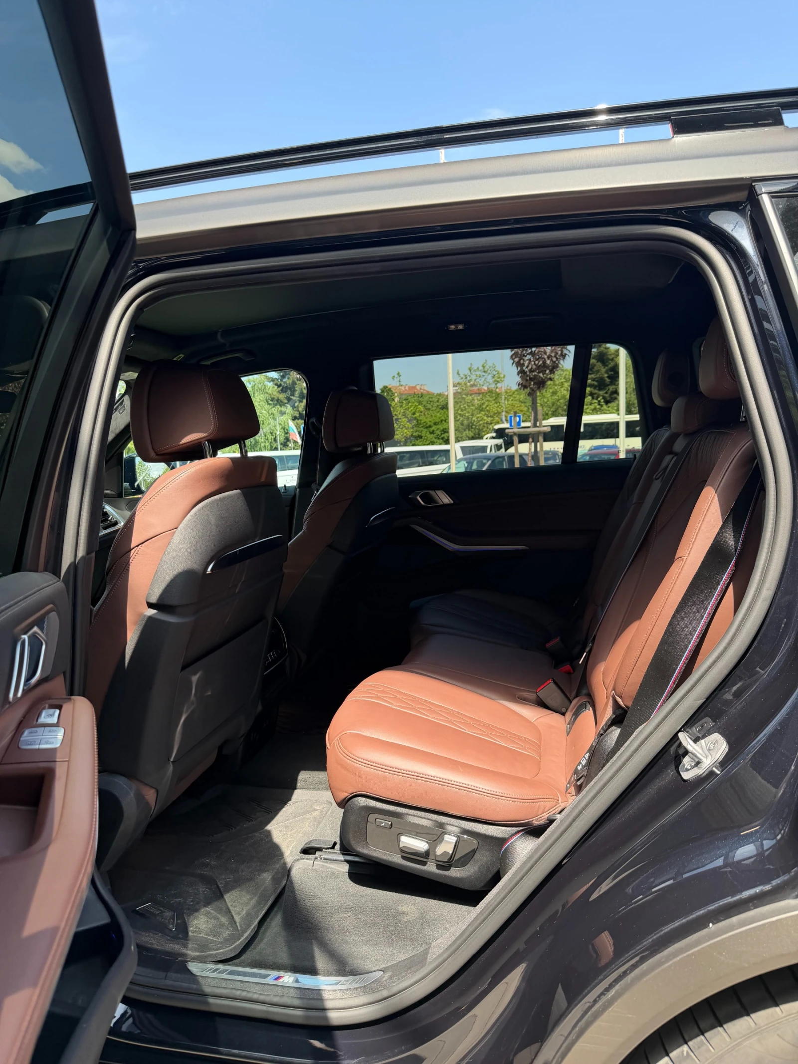 BMW X7 40i xDrive от БГ в Гаранция, снимка 8 - Автомобили и джипове - 54659873