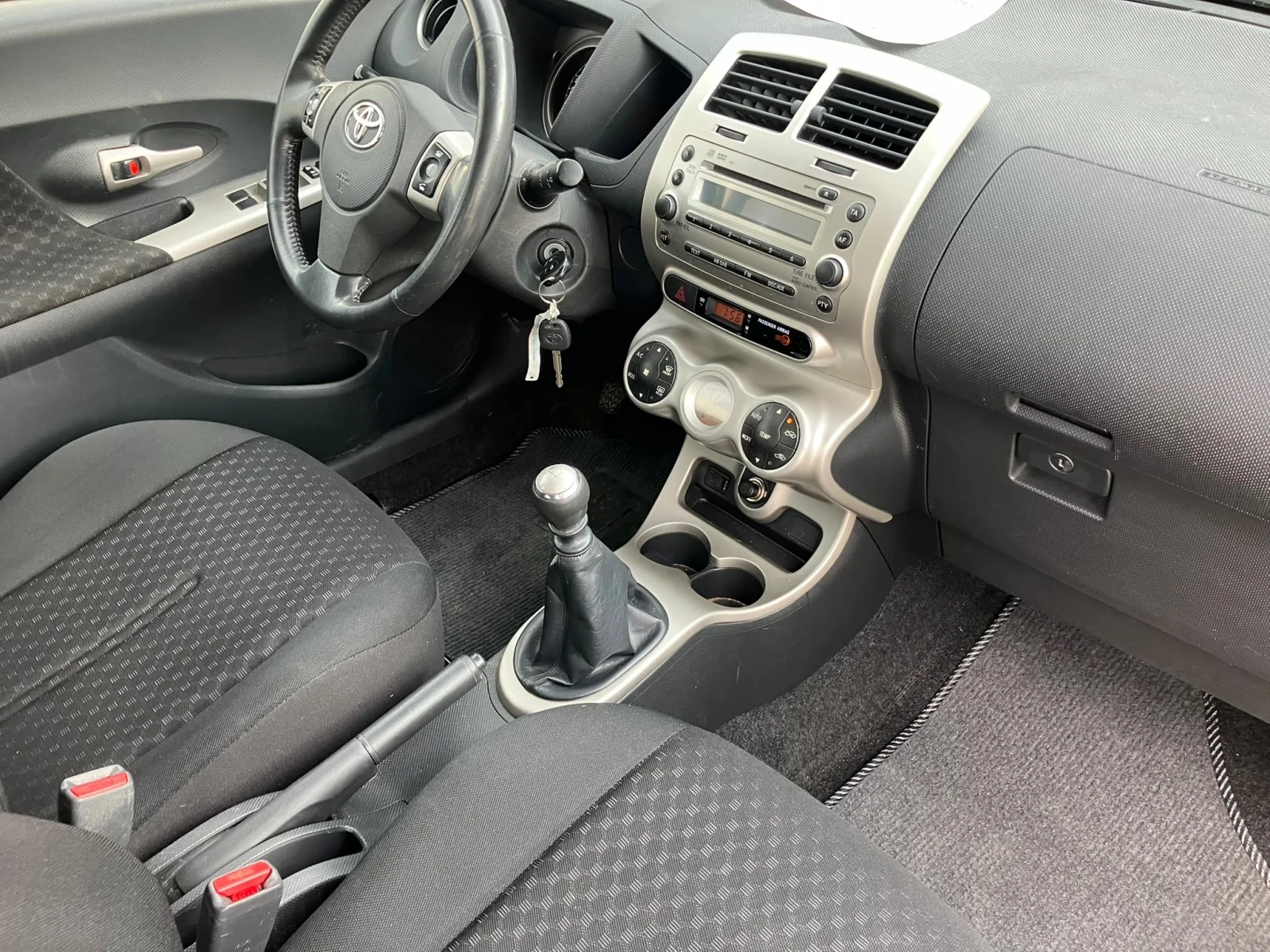 Toyota Urban Cruiser 1.4 D-4D, снимка 12 - Автомобили и джипове - 54726612