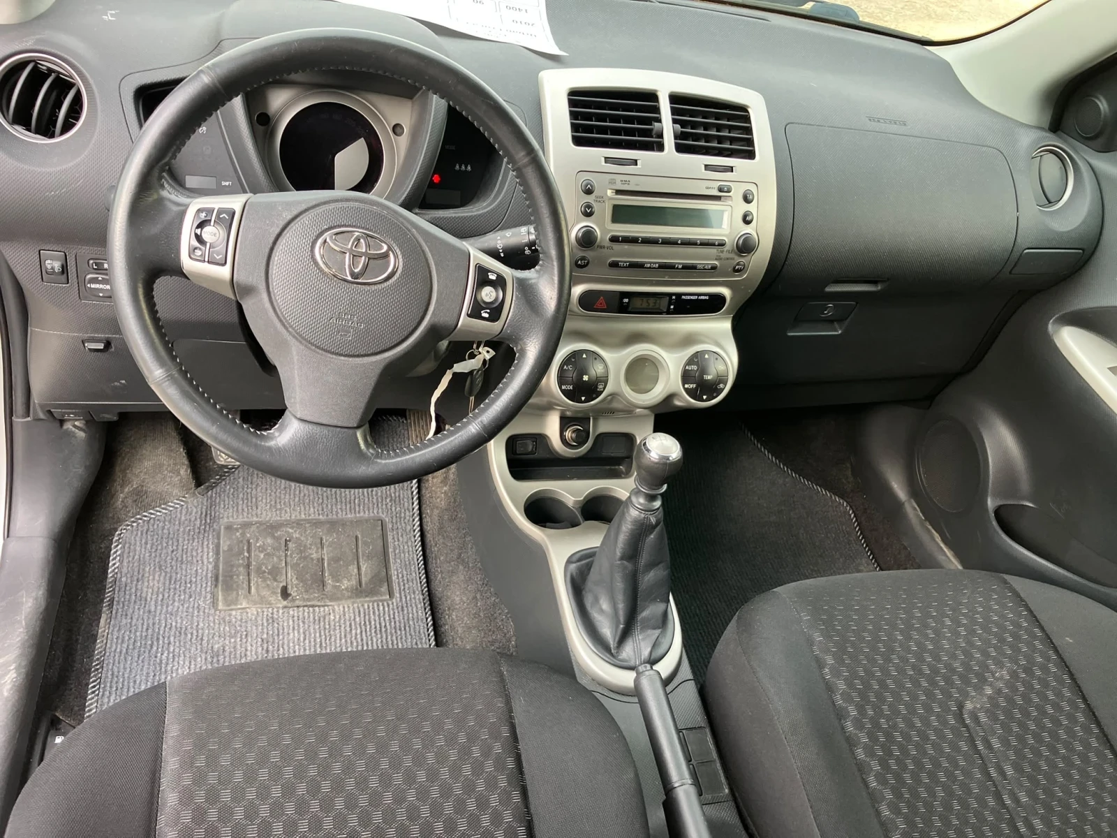 Toyota Urban Cruiser 1.4 D-4D, снимка 9 - Автомобили и джипове - 54726612
