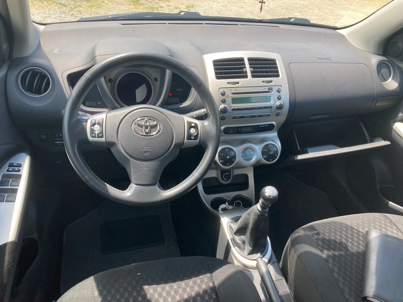 Toyota Urban Cruiser 1.4 D-4D, снимка 9 - Автомобили и джипове - 54726612