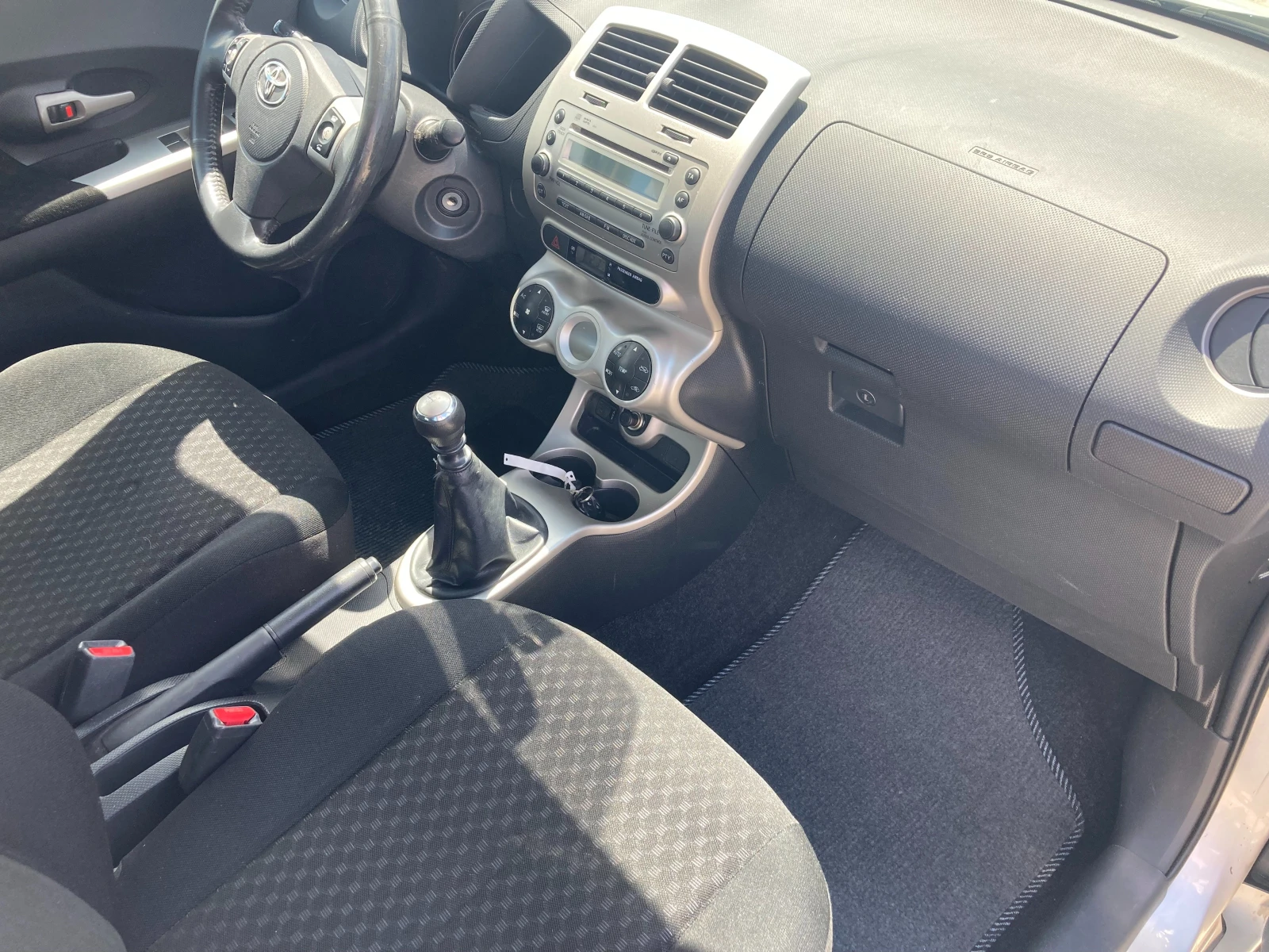 Toyota Urban Cruiser 1.4 D-4D, снимка 11 - Автомобили и джипове - 54726612