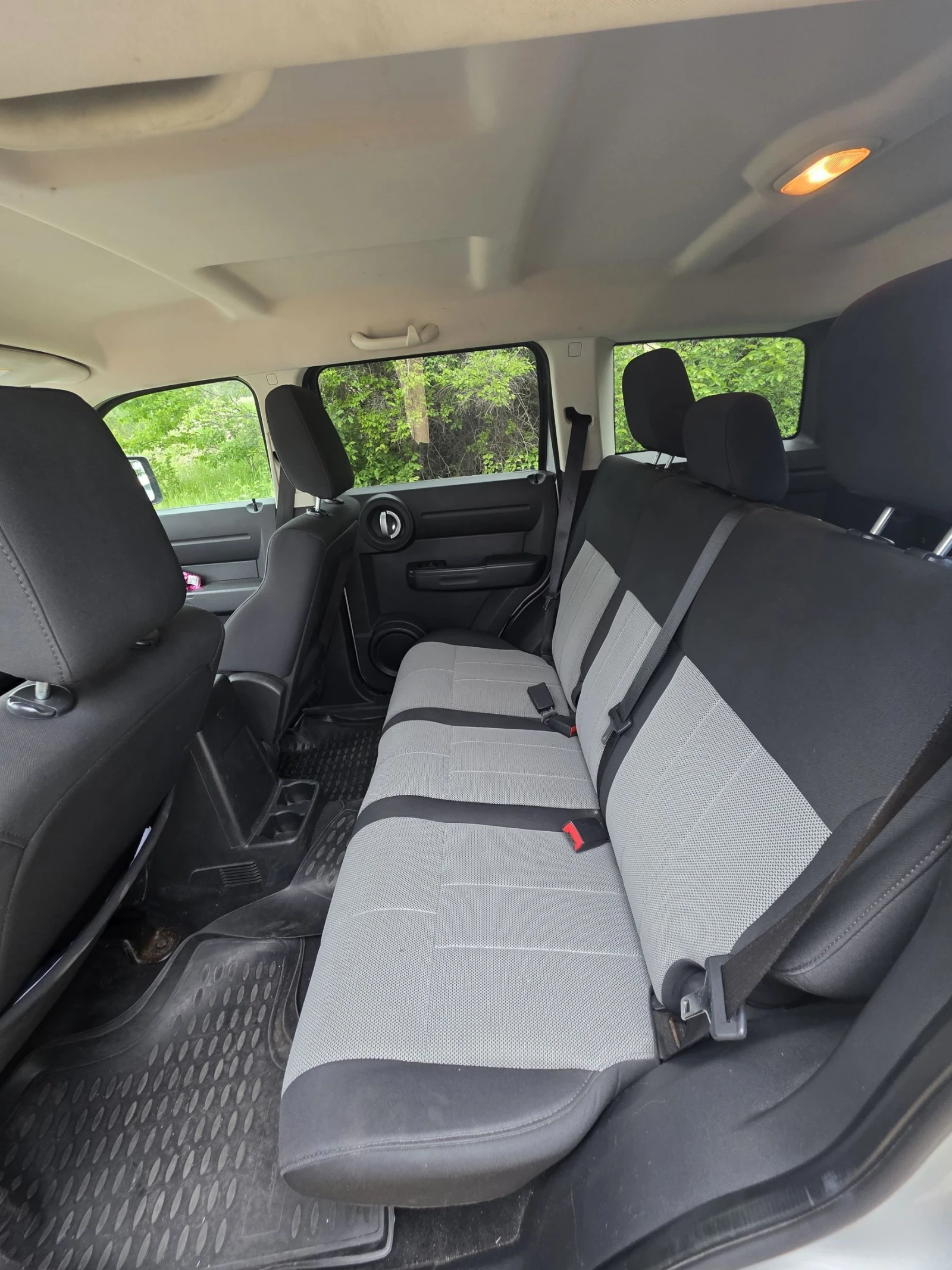 Dodge Nitro, снимка 5 - Автомобили и джипове - 54742543