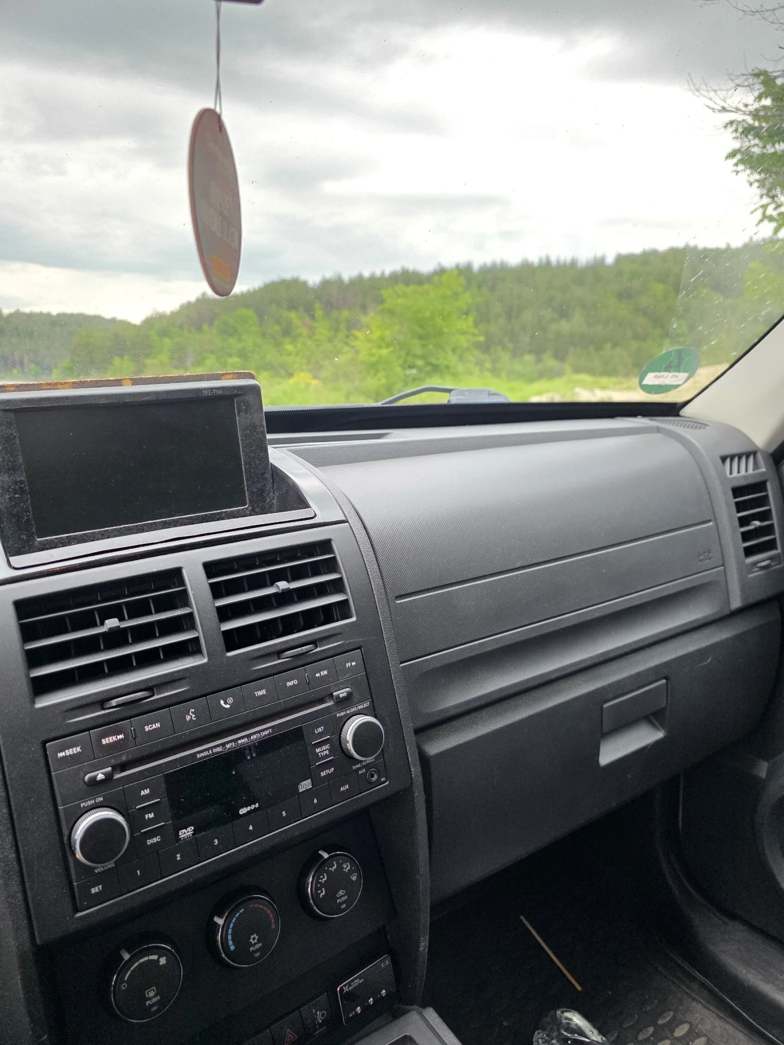 Dodge Nitro, снимка 9 - Автомобили и джипове - 54742543