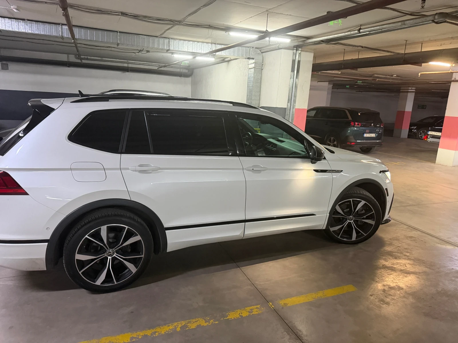 VW Tiguan 2.0 TSI R/Highline 4 motion Full max, снимка 5 - Автомобили и джипове - 55157934