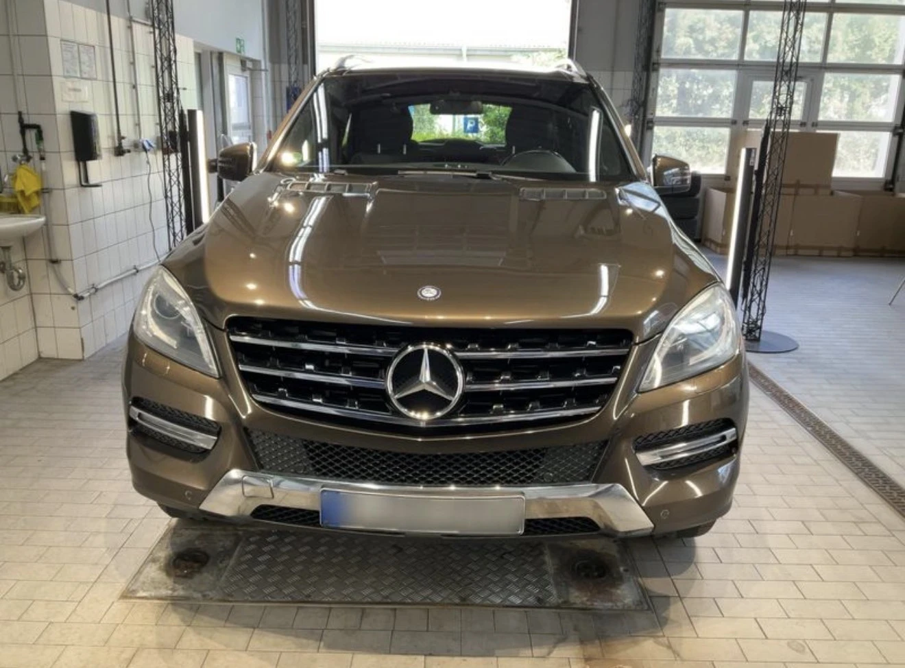 Mercedes-Benz ML 350 Exclusive-Лизинг през Уникредит , снимка 2 - Автомобили и джипове - 55614029