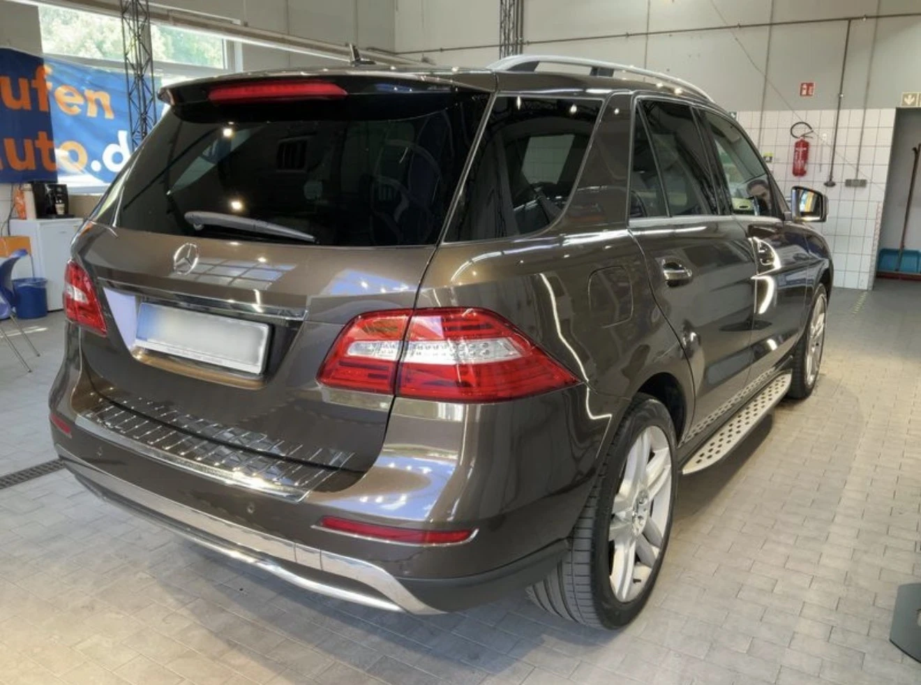 Mercedes-Benz ML 350 Exclusive-Лизинг през Уникредит , снимка 8 - Автомобили и джипове - 55614029