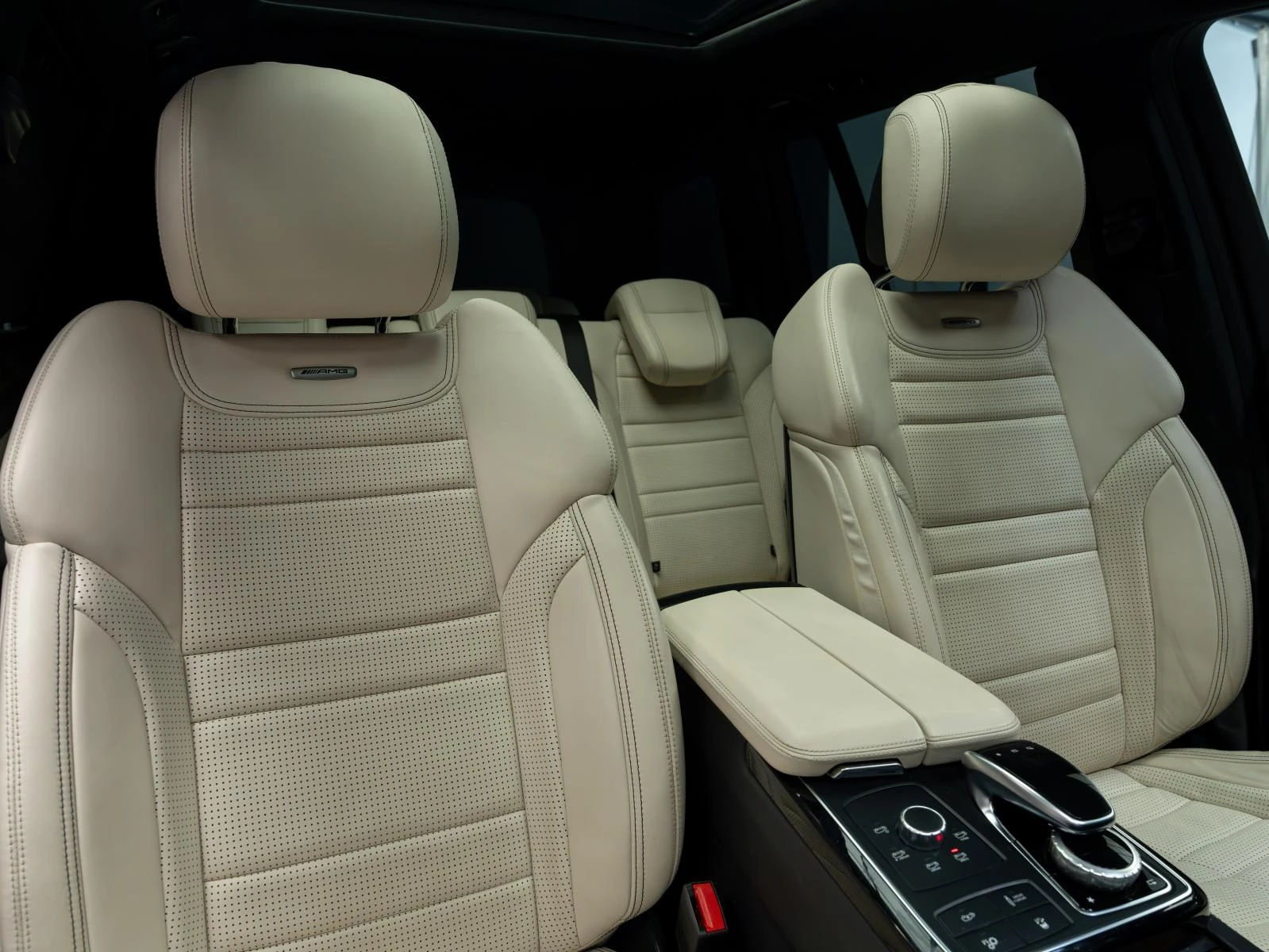 Mercedes-Benz GLS 63 AMG 4MATIC* PANO* 360CAM* HUD* AIRMATIC* ОБДУХВ* , снимка 11 - Автомобили и джипове - 55734870