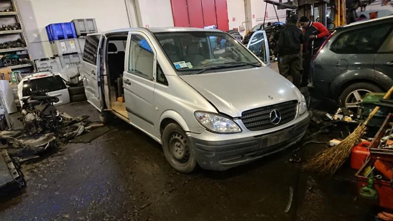 Mercedes-Benz Vito 2.1 CDI, снимка 1 - Бусове и автобуси - 27468659