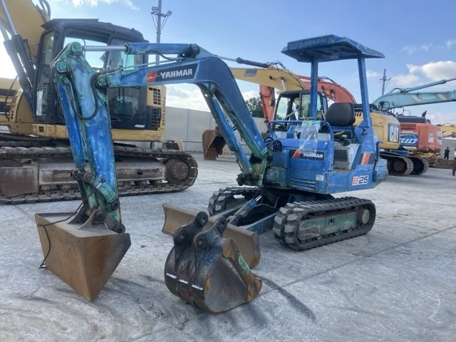 Багер Yanmar B25-1 * ОЧАКВАН 29.01.2027!!!