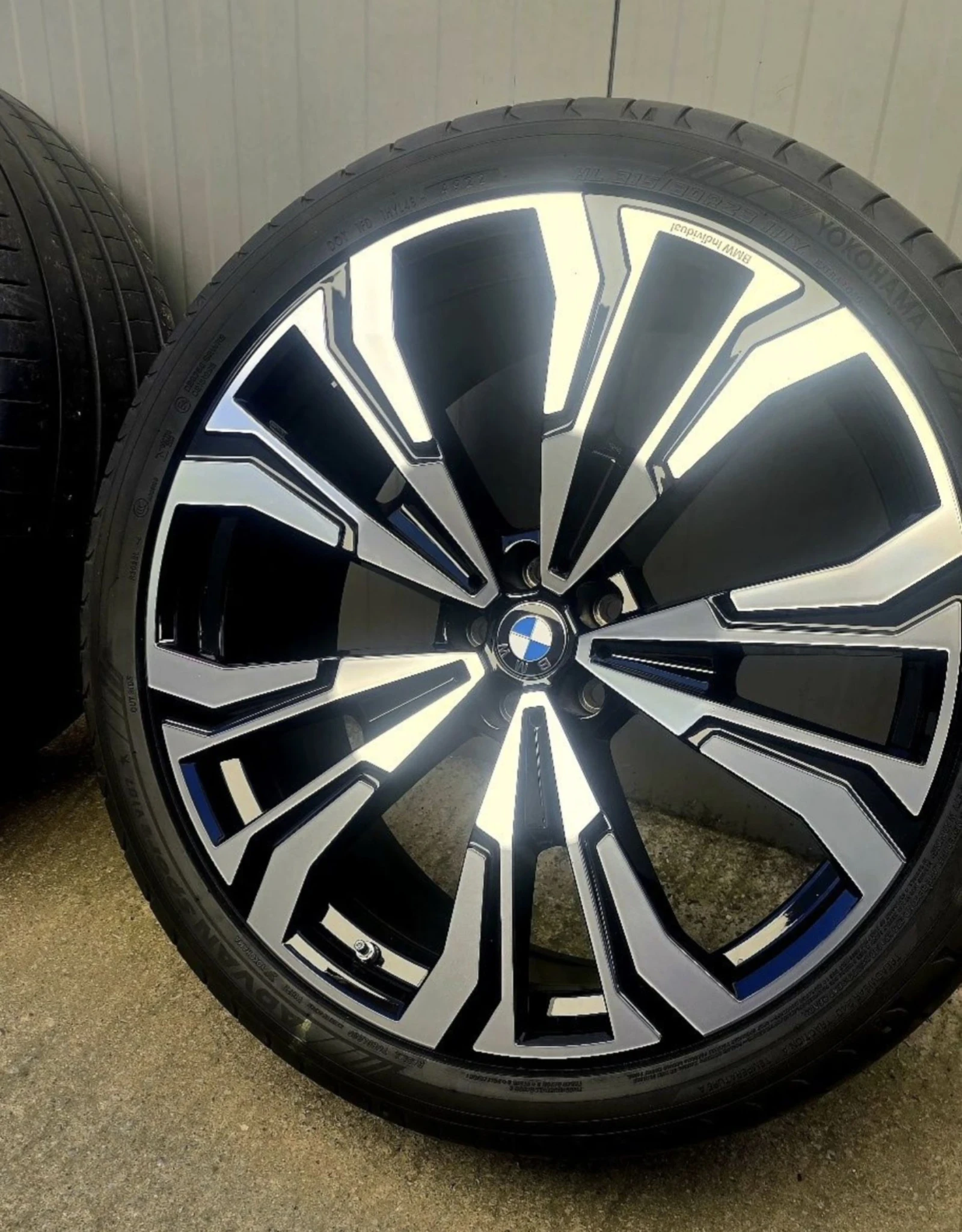    275/35R23  BMW X7 | Mobile.bg   5