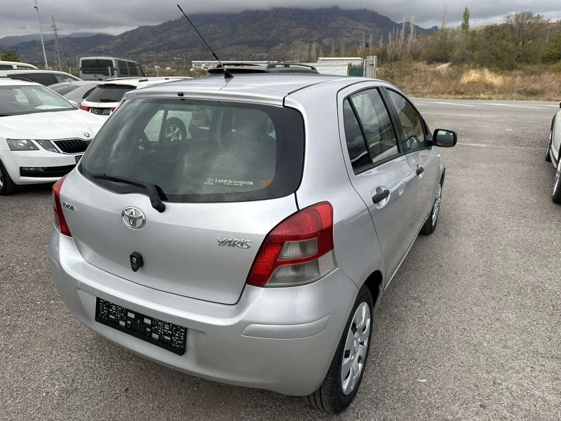 Toyota Yaris БЕНЗИН/ГАЗ, снимка 4 - Автомобили и джипове - 47534385