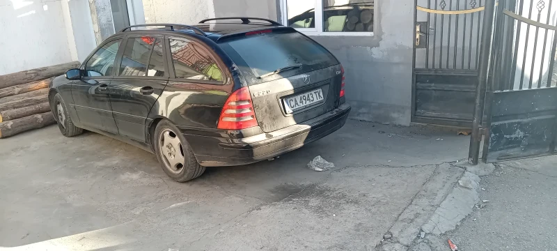 Mercedes-Benz 220, снимка 2 - Автомобили и джипове - 48017330