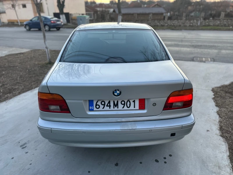 BMW 530 3.0D Facelift, снимка 8 - Автомобили и джипове - 48696478