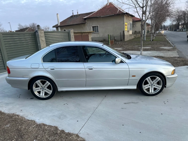 BMW 530 3.0D Facelift, снимка 3 - Автомобили и джипове - 48696478