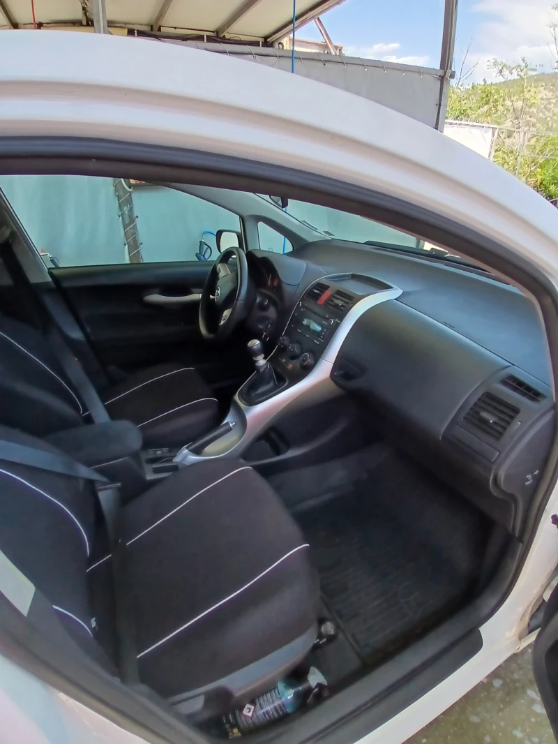 Toyota Auris, снимка 8 - Автомобили и джипове - 52583988