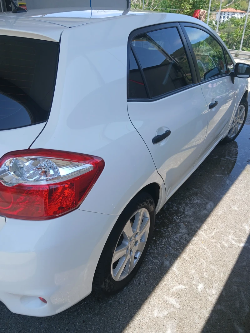 Toyota Auris, снимка 11 - Автомобили и джипове - 52583988