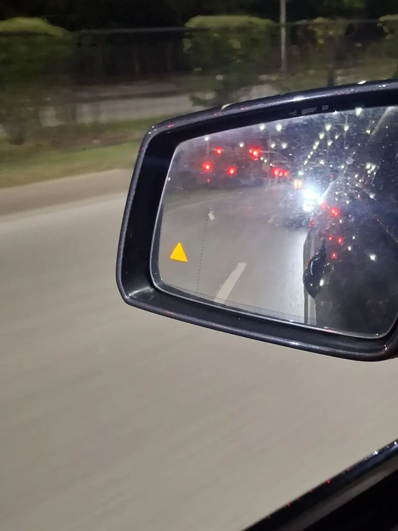 Mercedes-Benz E 200, снимка 12 - Автомобили и джипове - 52681598