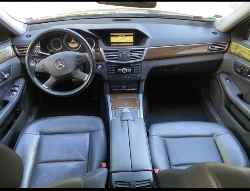 Mercedes-Benz E 200, снимка 6 - Автомобили и джипове - 52681598