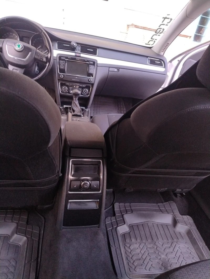 Skoda Superb, снимка 7 - Автомобили и джипове - 51672328