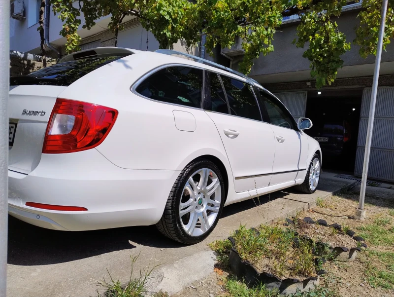 Skoda Superb, снимка 2 - Автомобили и джипове - 51672328