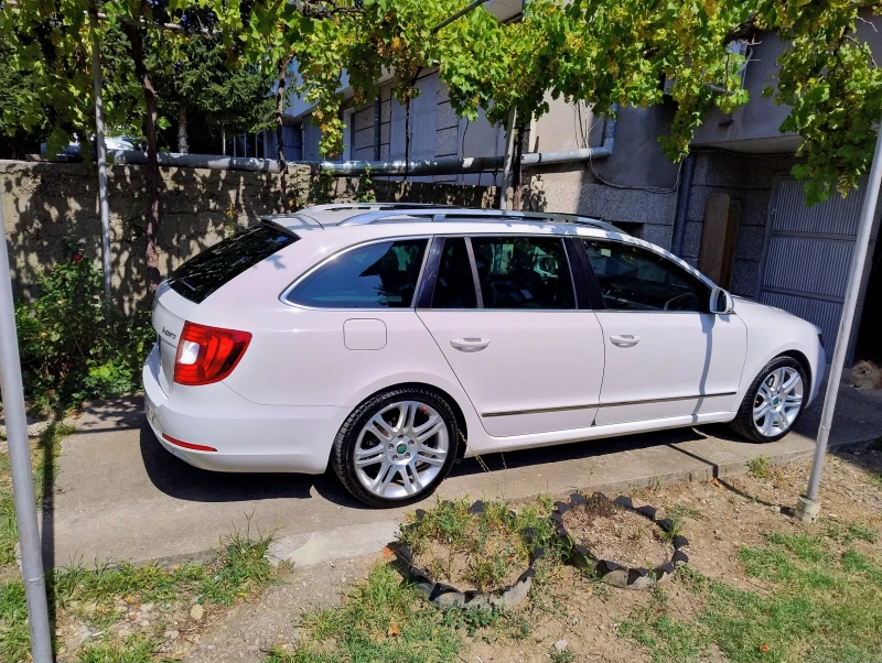 Skoda Superb, снимка 14 - Автомобили и джипове - 51672328
