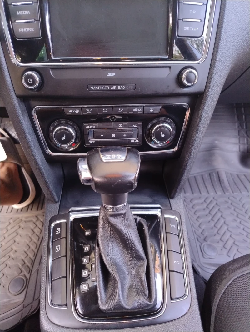 Skoda Superb, снимка 11 - Автомобили и джипове - 51672328