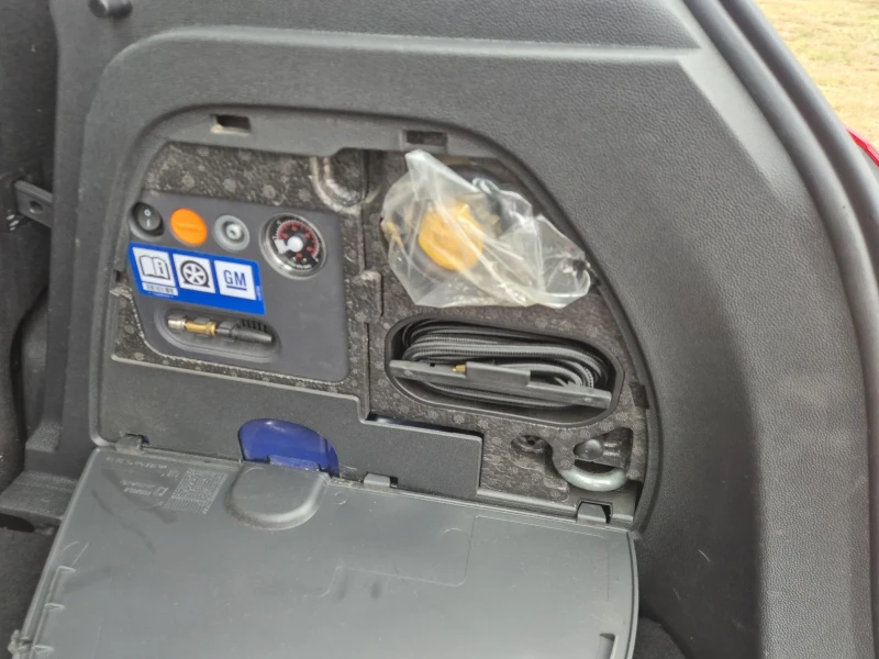 Opel Corsa 1.3cdti , снимка 14 - Автомобили и джипове - 51849132