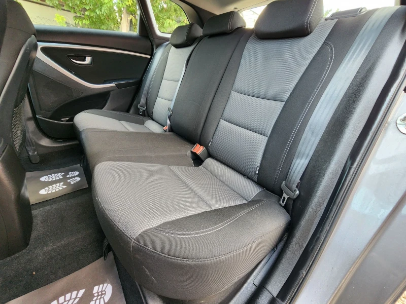 Hyundai I30 1.6 CRDI, снимка 13 - Автомобили и джипове - 52016653