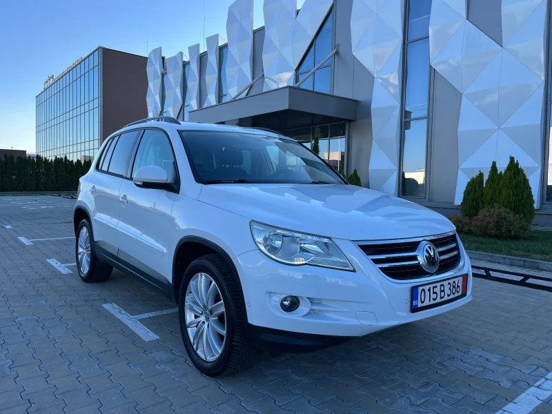 VW Tiguan 2.0TDi 140к.с.Automatic* Panorama* Park Assistant*, снимка 4 - Автомобили и джипове - 52529384
