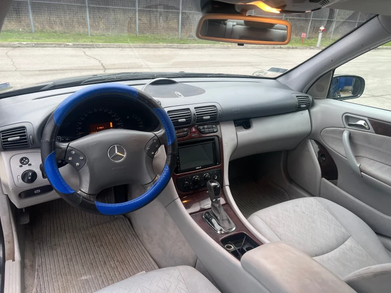 Mercedes-Benz C 320, снимка 8 - Автомобили и джипове - 52664702
