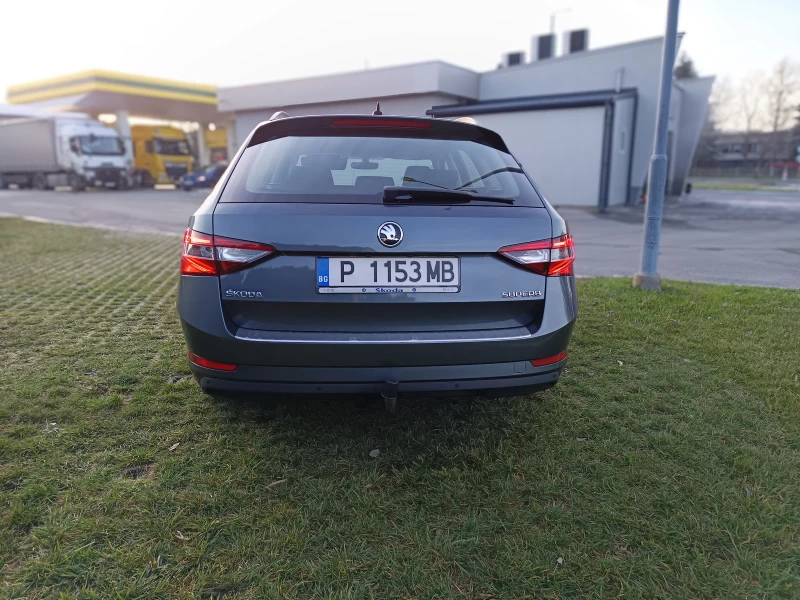 Skoda Superb, снимка 5 - Автомобили и джипове - 53060378