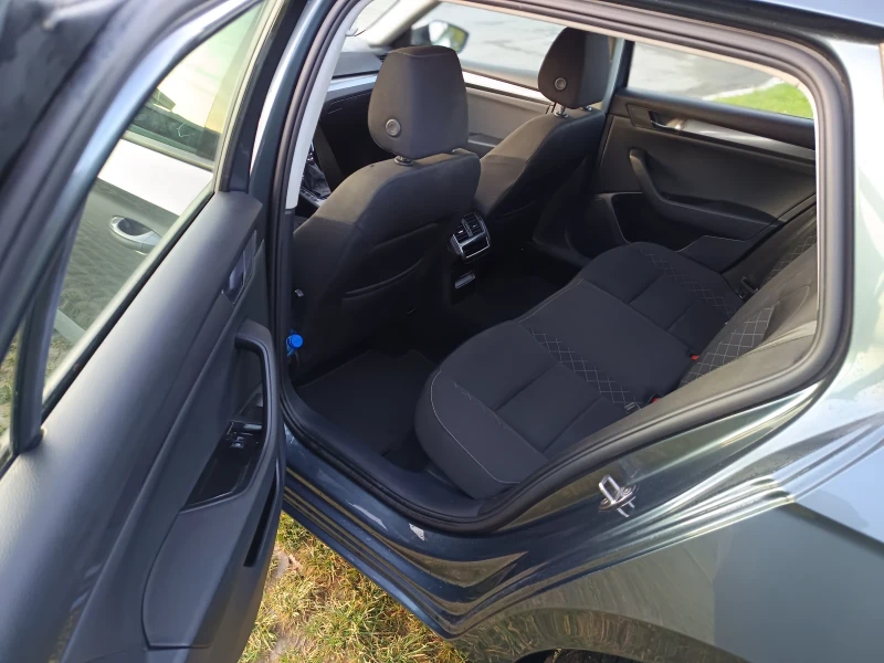 Skoda Superb, снимка 15 - Автомобили и джипове - 53060378