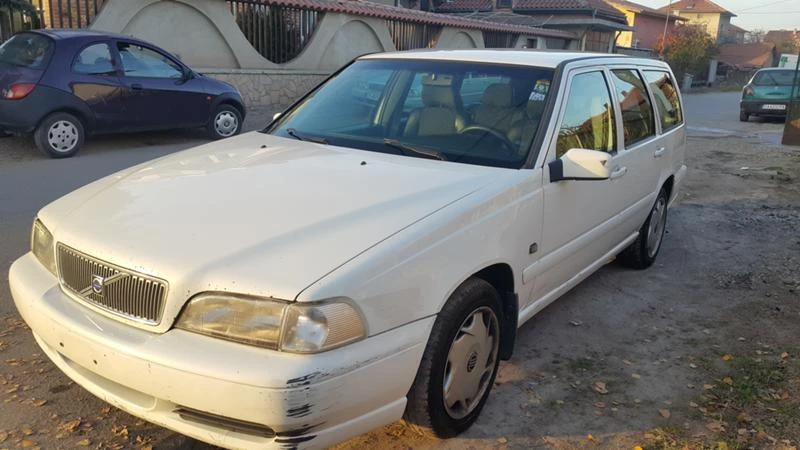 Volvo V70 2.5 tdi , снимка 1 - Автомобили и джипове - 15011103