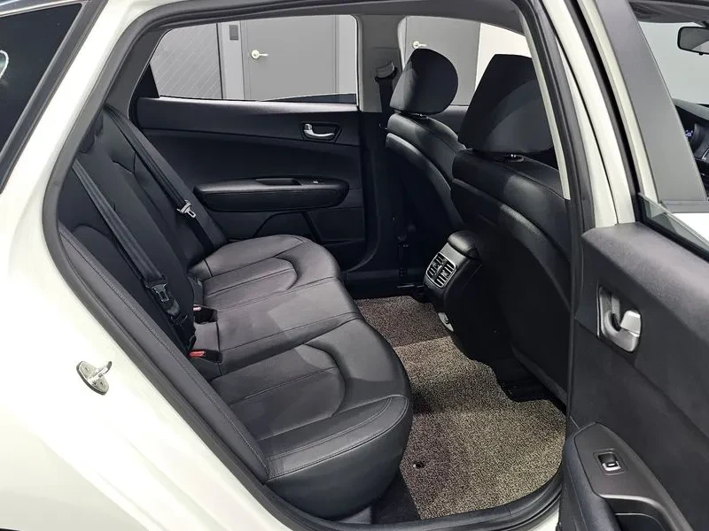 Kia K5 Prestige 2.0 ГАЗ , снимка 11 - Автомобили и джипове - 55577354